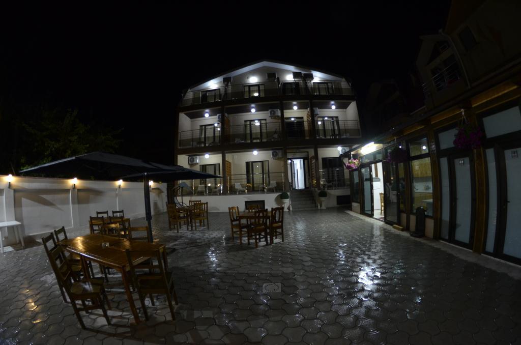 Razvan Holiday Costinesti Exterior foto