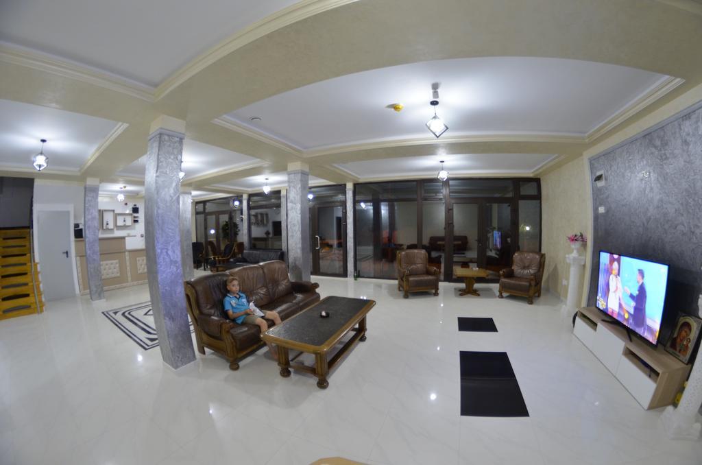 Razvan Holiday Costinesti Exterior foto